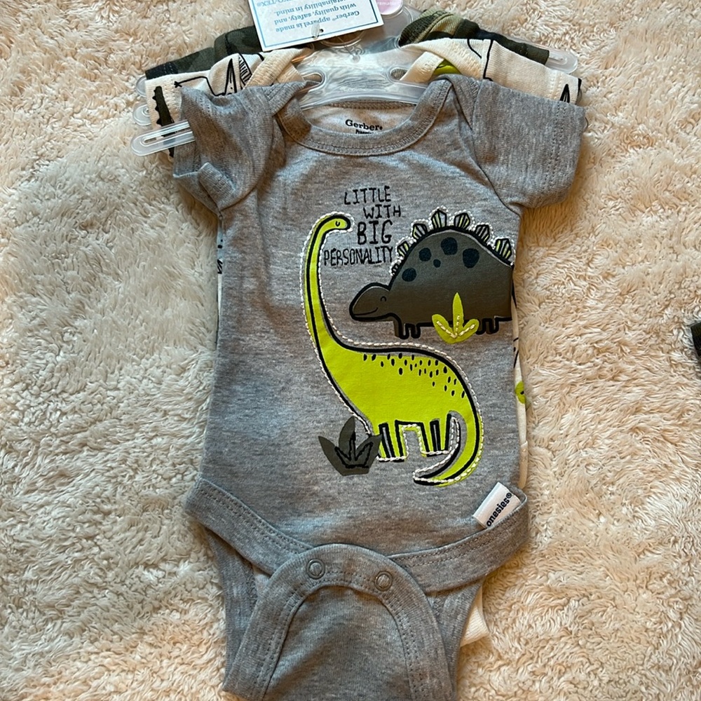 Gerber preemie 3 set onesies